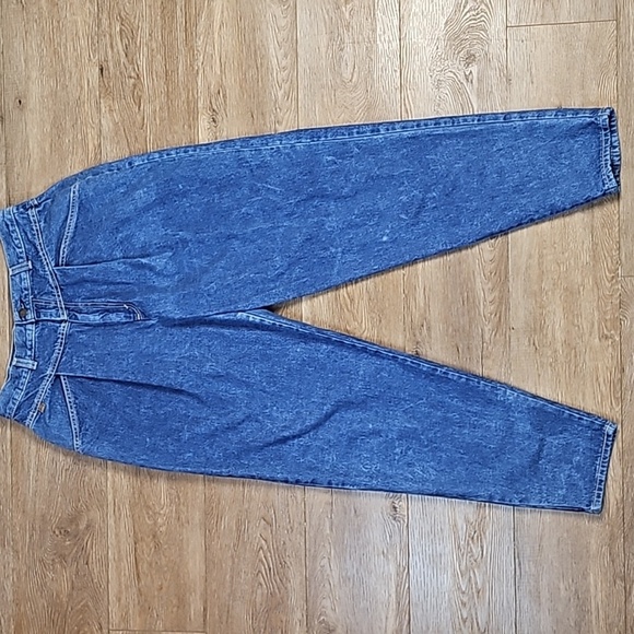 Vintage Levi's 609 Medium Wash High Rise Pleated Yoke Front Taper L… - Picture 1 of 16